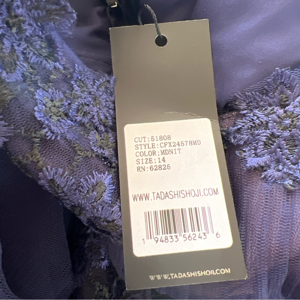 Tadashi Shoji Navy Long Sleeve Lace Gown - Picture 4 of 14
